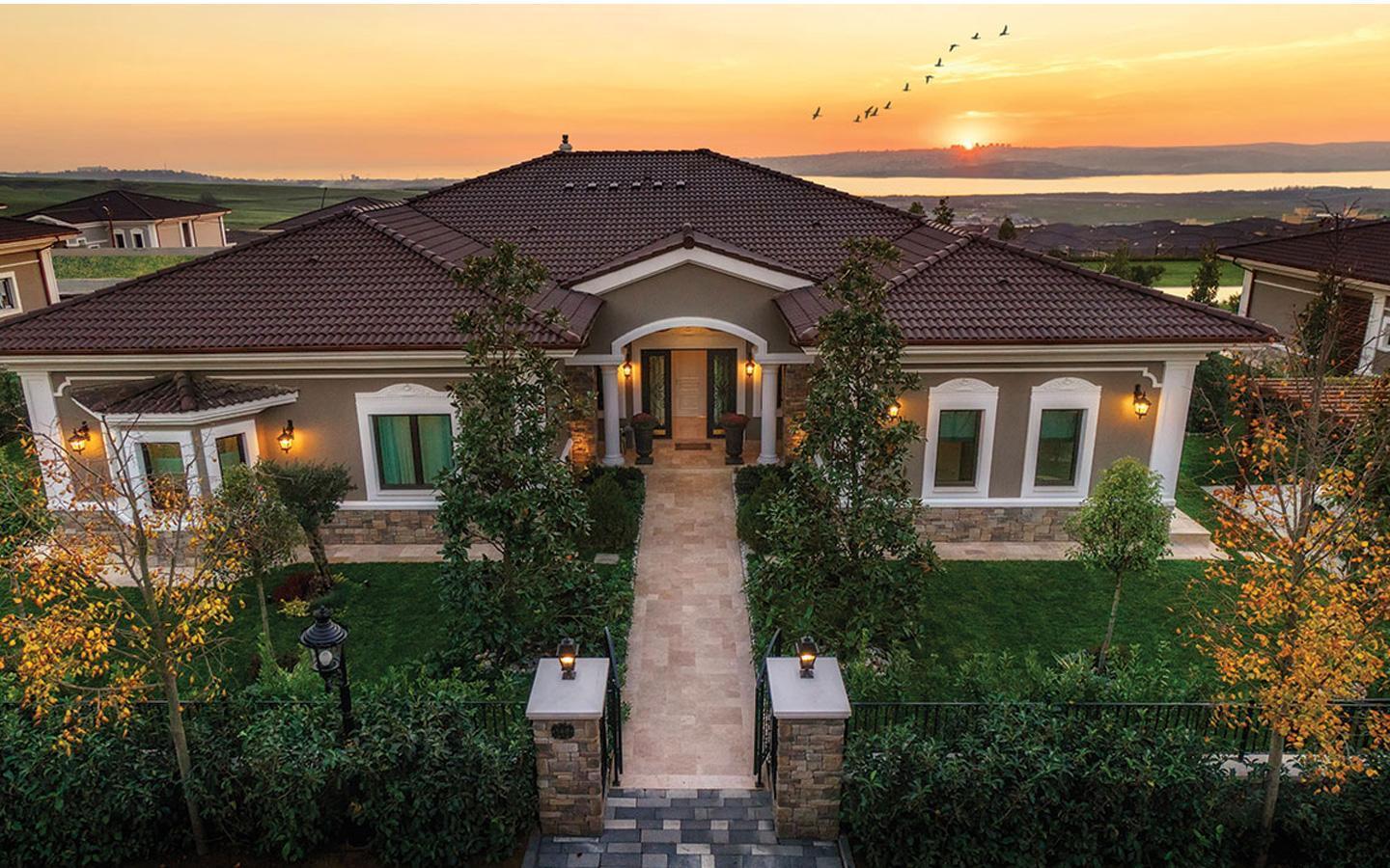 Private Estate Magnificent Views